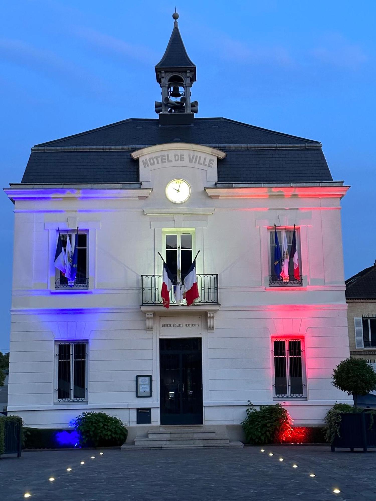 Les Persiennes Bed and Breakfast Auvers-sur-Oise Buitenkant foto